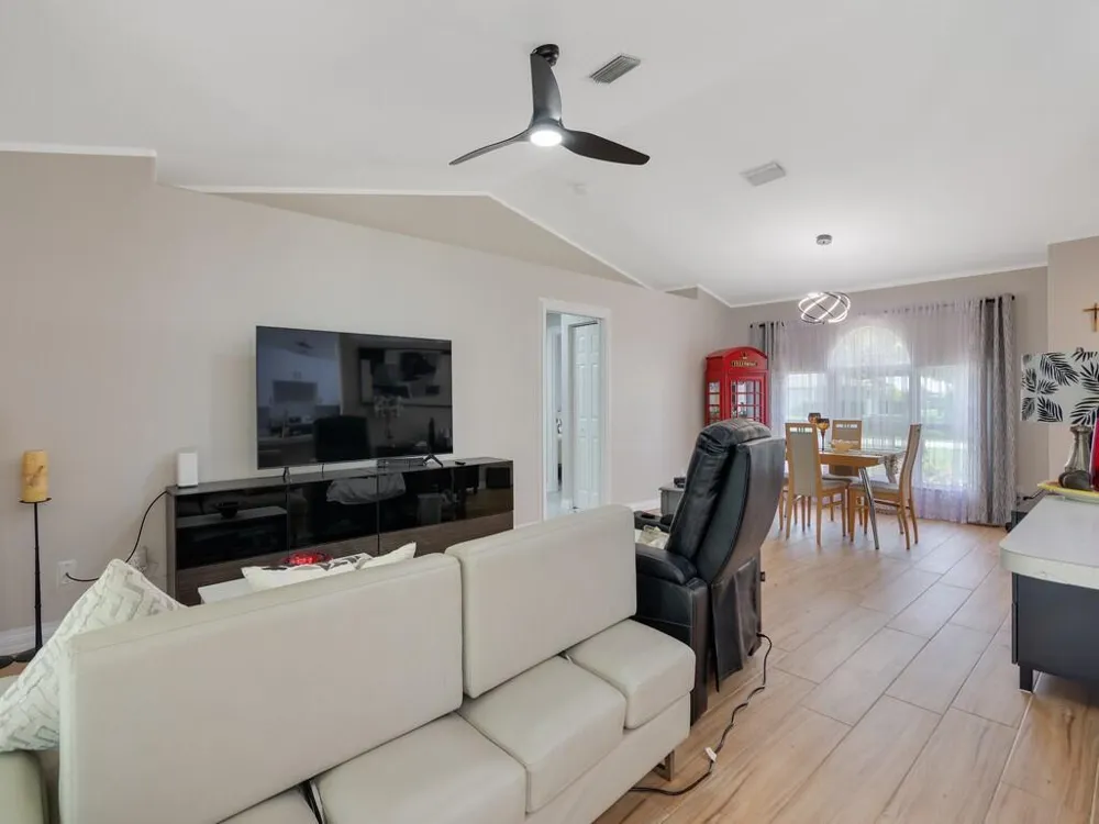 664 VOCELLE AVENUE Sebastian, FL 32958
