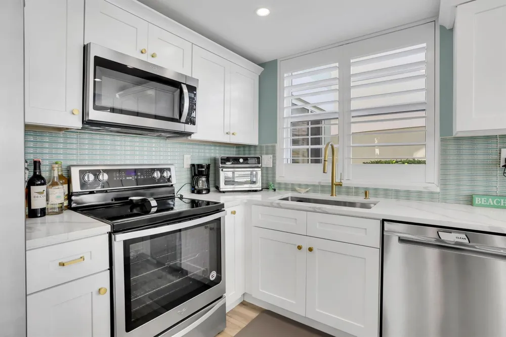 320 S OCEAN BOULEVARD #LP Delray Beach, FL 33483
