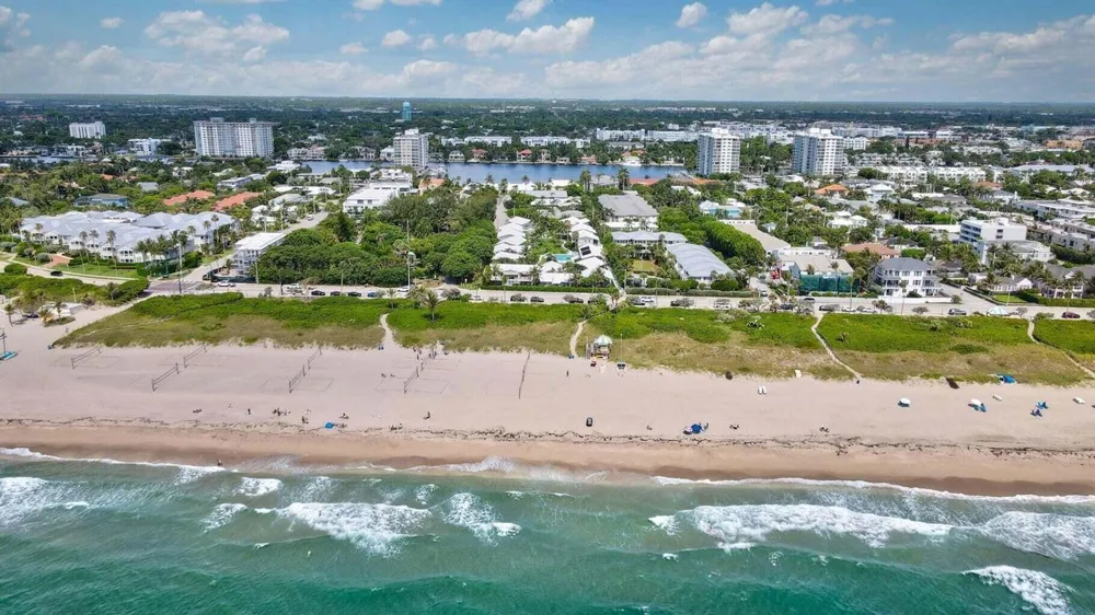 320 S OCEAN BOULEVARD #LP Delray Beach, FL 33483