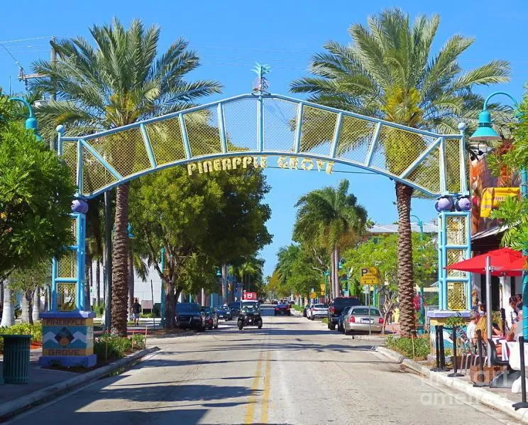 320 S OCEAN BOULEVARD #LP Delray Beach, FL 33483