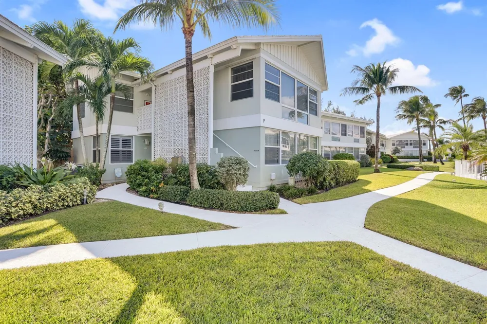 320 S OCEAN BOULEVARD #LP Delray Beach, FL 33483