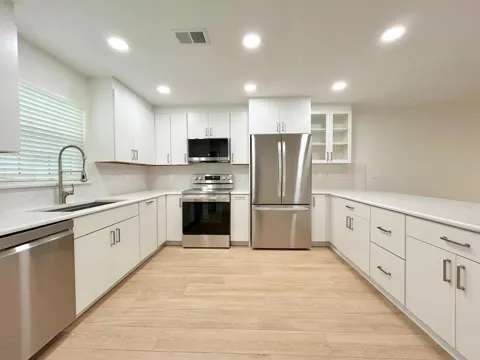 900 Jasmine Lane