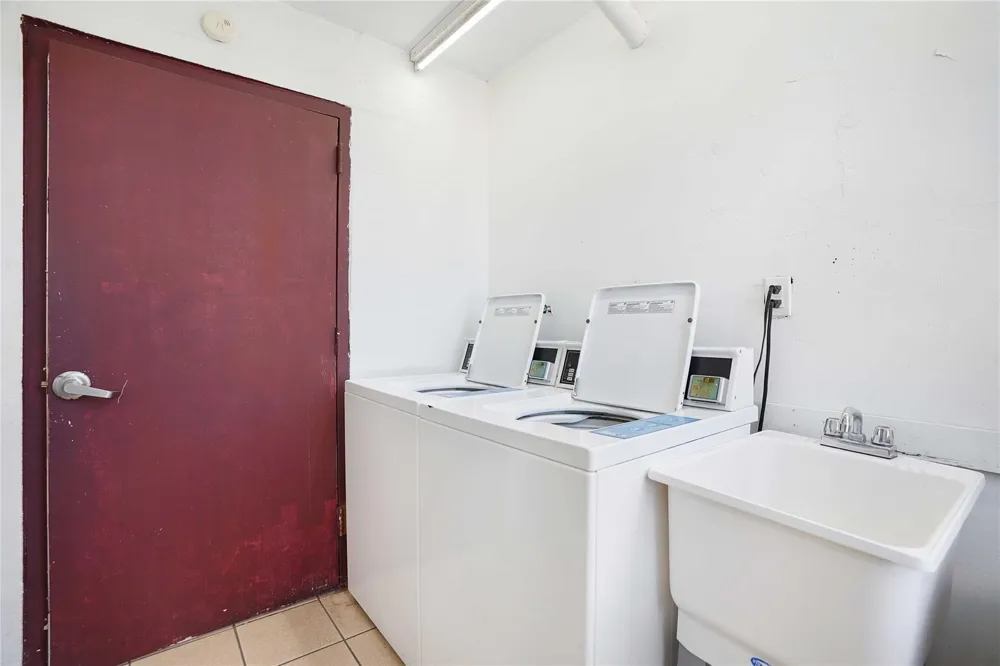 2650 NW 49th Avenue #320 Lauderdale Lakes, FL 33313