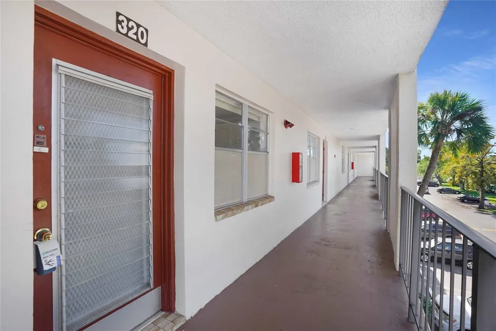 2650 NW 49th Avenue #320 Lauderdale Lakes, FL 33313