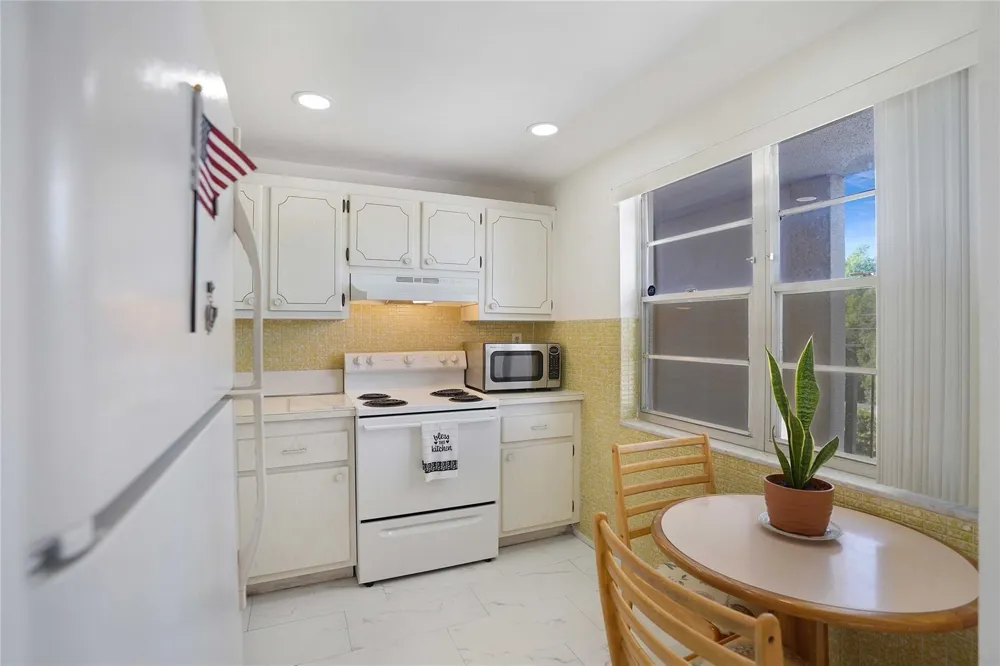 2650 NW 49th Avenue #320 Lauderdale Lakes, FL 33313