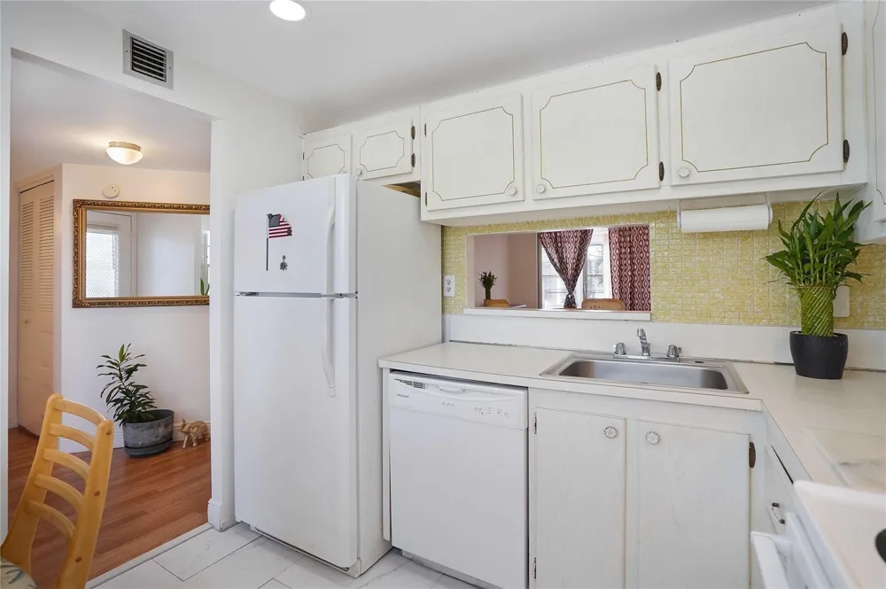 2650 NW 49th Avenue #320 Lauderdale Lakes, FL 33313