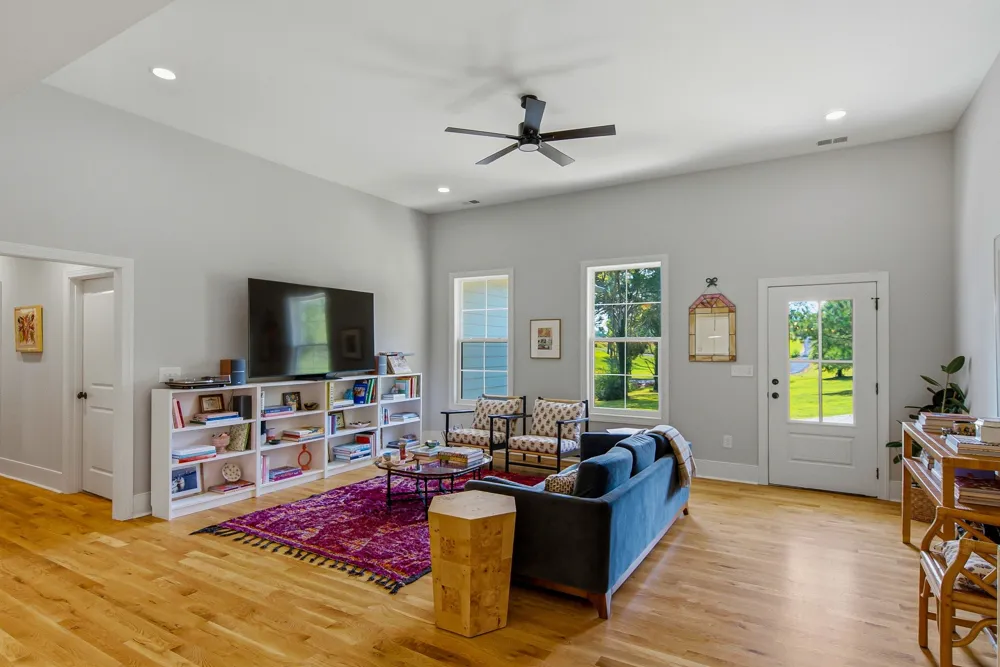 2341 Tom Austin Hwy Greenbrier, TN 37073