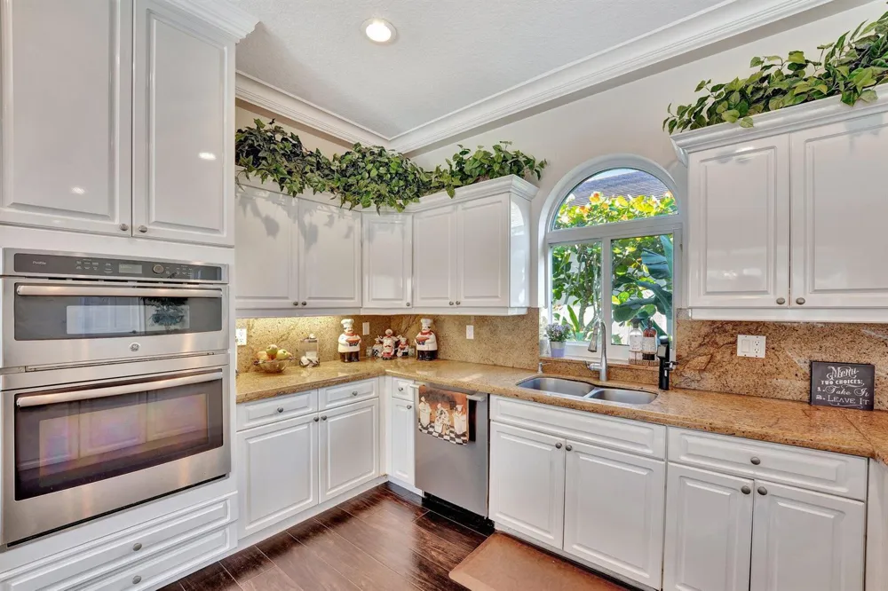 6131 NW 30th Avenue Boca Raton, FL 33496