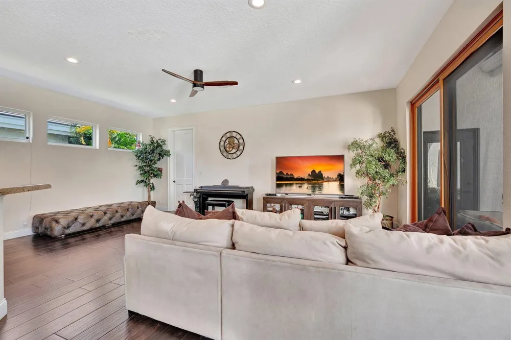 6131 NW 30th Avenue Boca Raton, FL 33496