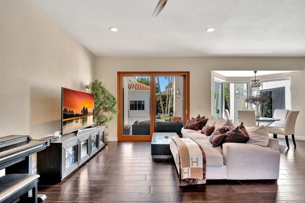 6131 NW 30th Avenue Boca Raton, FL 33496
