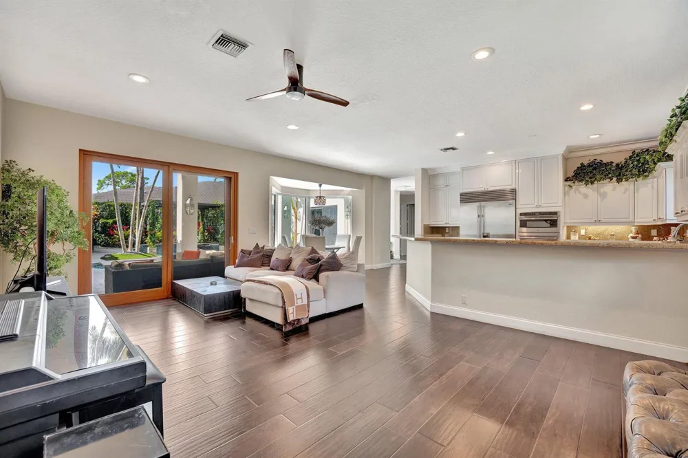 6131 NW 30th Avenue Boca Raton, FL 33496