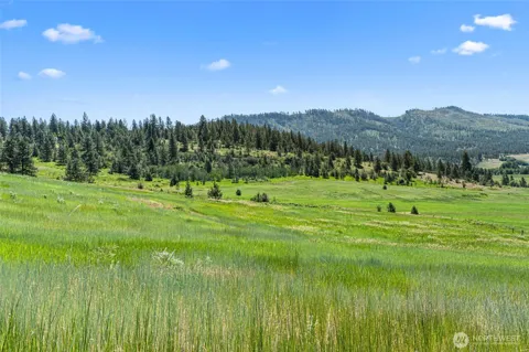 5793 Fruitland Valley Road