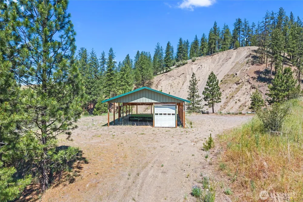 5793 Fruitland Valley Road Fruitland, WA 99129