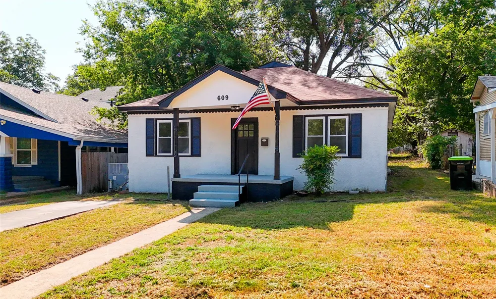 609 Oak Street Holdenville, OK 74848