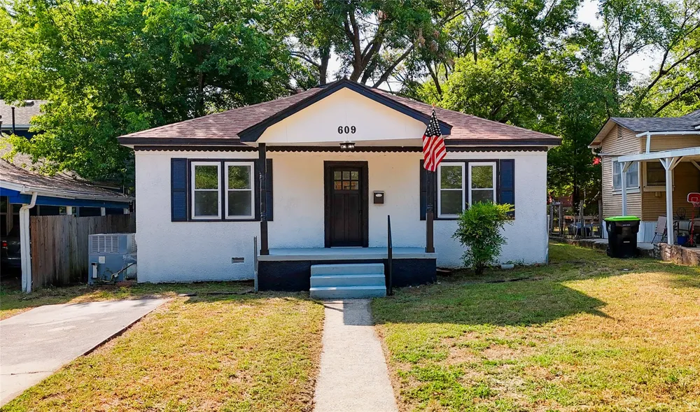 609 Oak Street Holdenville, OK 74848