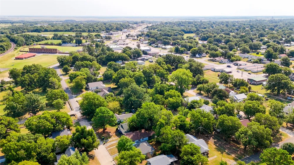 609 Oak Street Holdenville, OK 74848