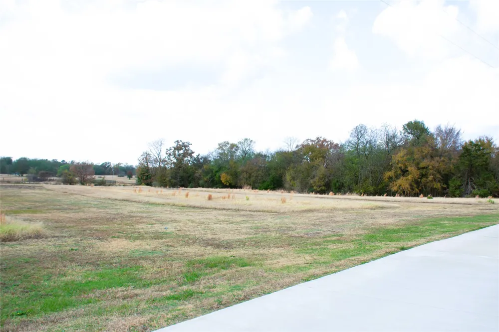 1550 County Road 3385 Saltillo, TX 75478