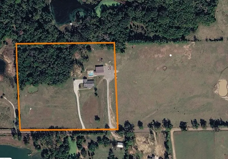 1550 County Road 3385 Saltillo, TX 75478