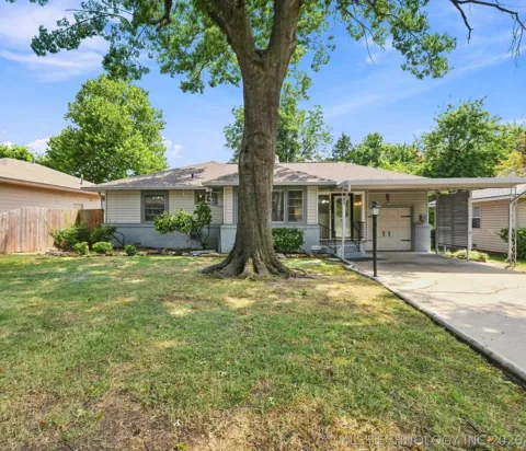 4132 E 36th Place