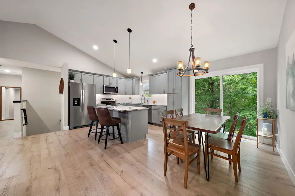 271 Eagle Ridge Drive Roberts, WI 54023