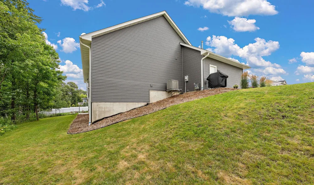 271 Eagle Ridge Drive Roberts, WI 54023