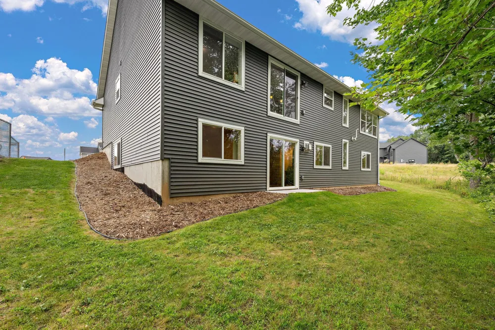 271 Eagle Ridge Drive Roberts, WI 54023