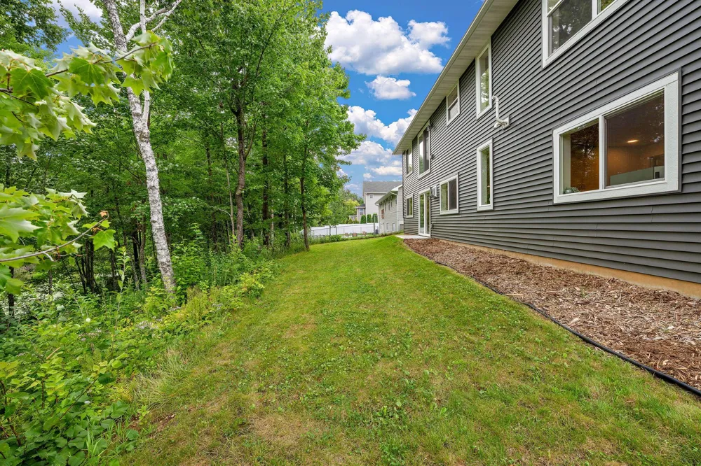 271 Eagle Ridge Drive Roberts, WI 54023
