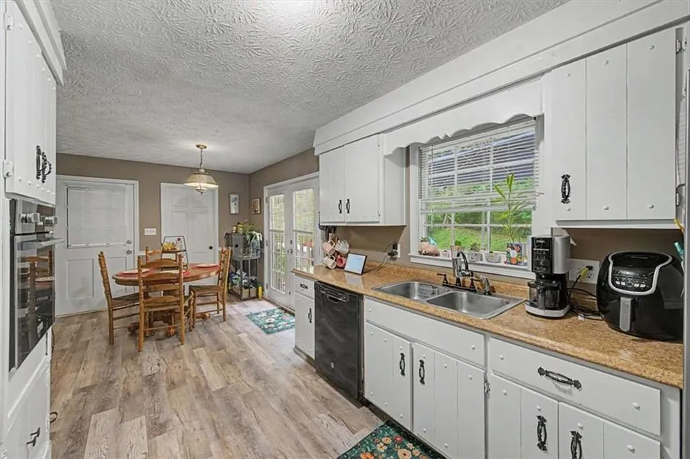 4 Shadowood Court Silver Creek, GA 30173