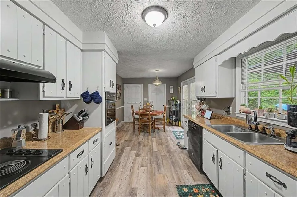 4 Shadowood Court Silver Creek, GA 30173