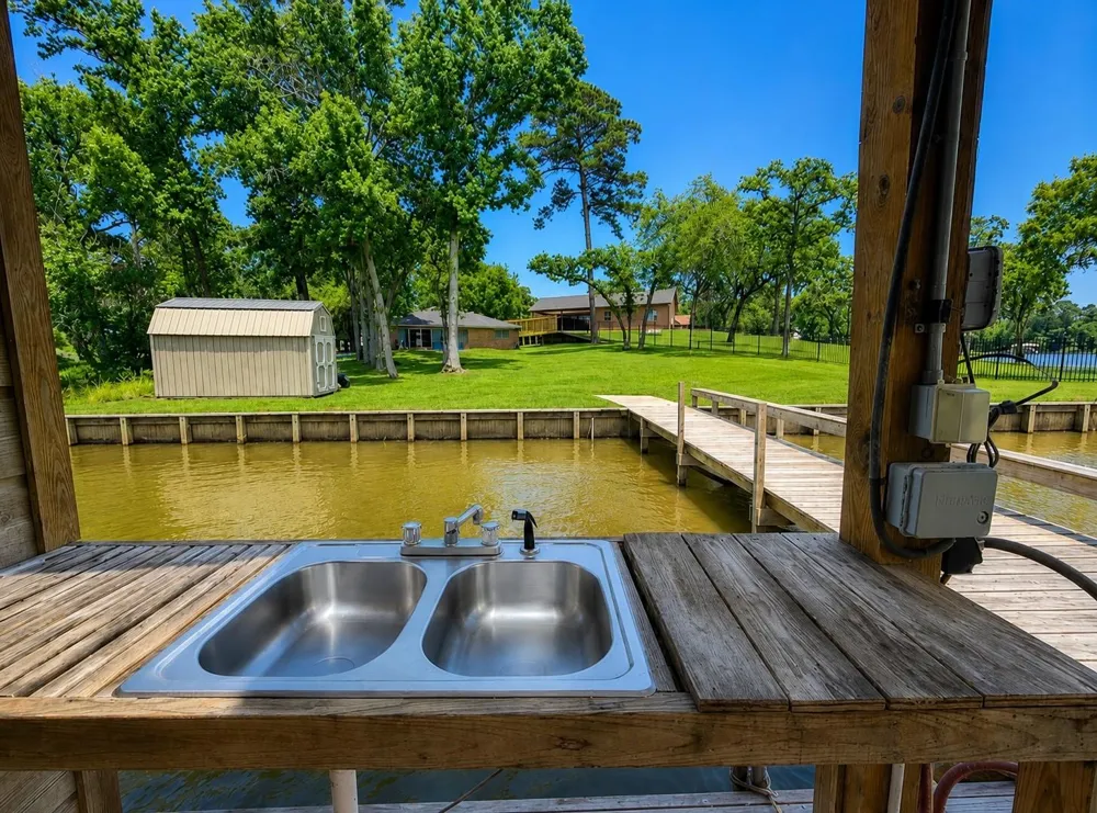 332 Red Oak Lane Trinity, TX 75862