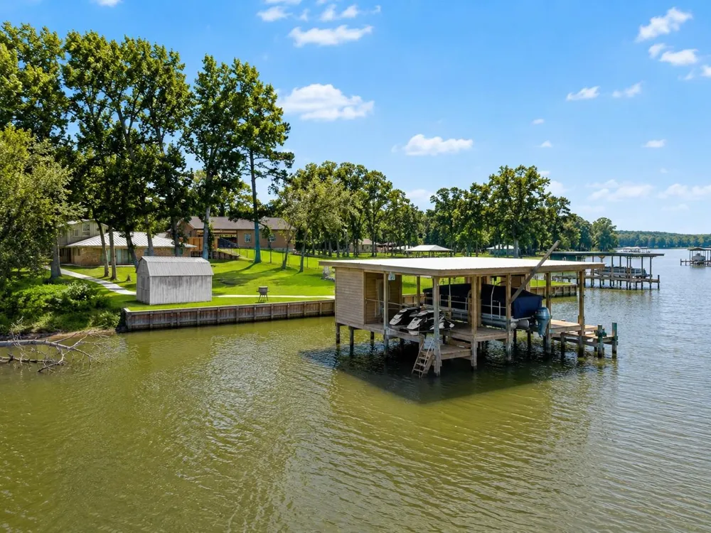 332 Red Oak Lane Trinity, TX 75862