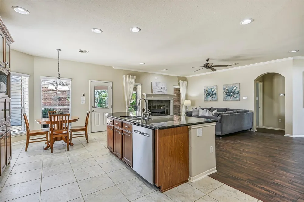 1226 Martinez Court Friendswood, TX 77546