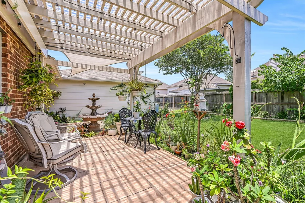 1226 Martinez Court Friendswood, TX 77546