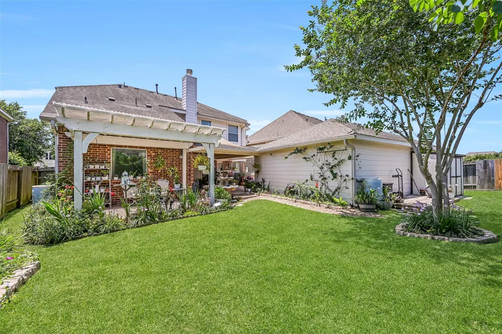 1226 Martinez Court Friendswood, TX 77546