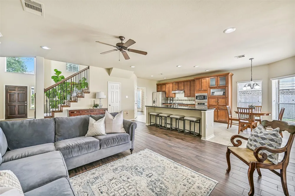 1226 Martinez Court Friendswood, TX 77546