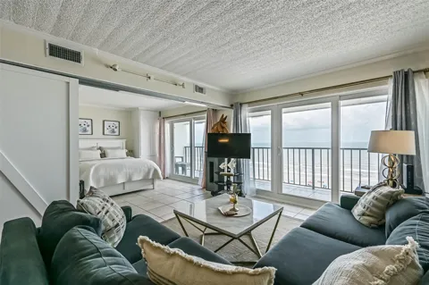 7310 Seawall Boulevard #807