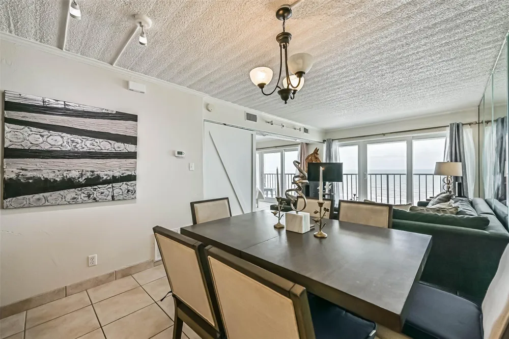 7310 Seawall Boulevard #807 Galveston, TX 77551
