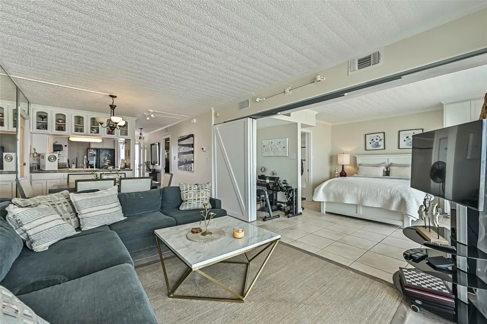 7310 Seawall Boulevard #807 Galveston, TX 77551