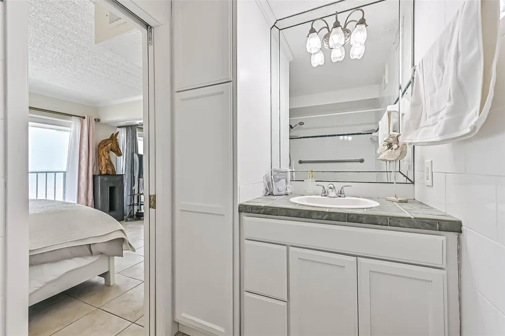 7310 Seawall Boulevard #807 Galveston, TX 77551