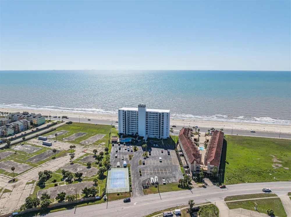 7310 Seawall Boulevard #807 Galveston, TX 77551