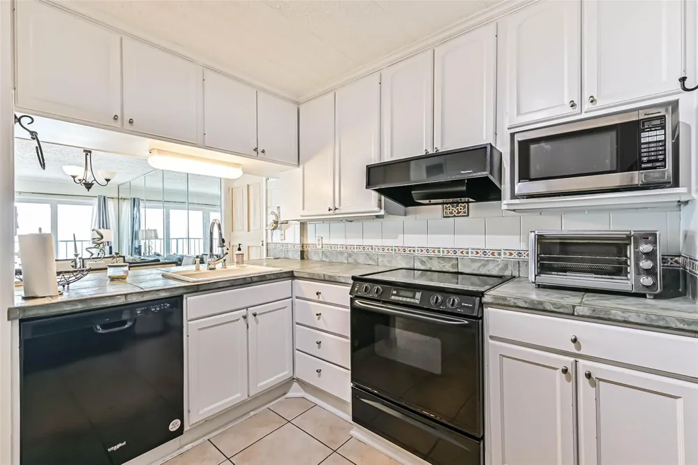 7310 Seawall Boulevard #807 Galveston, TX 77551