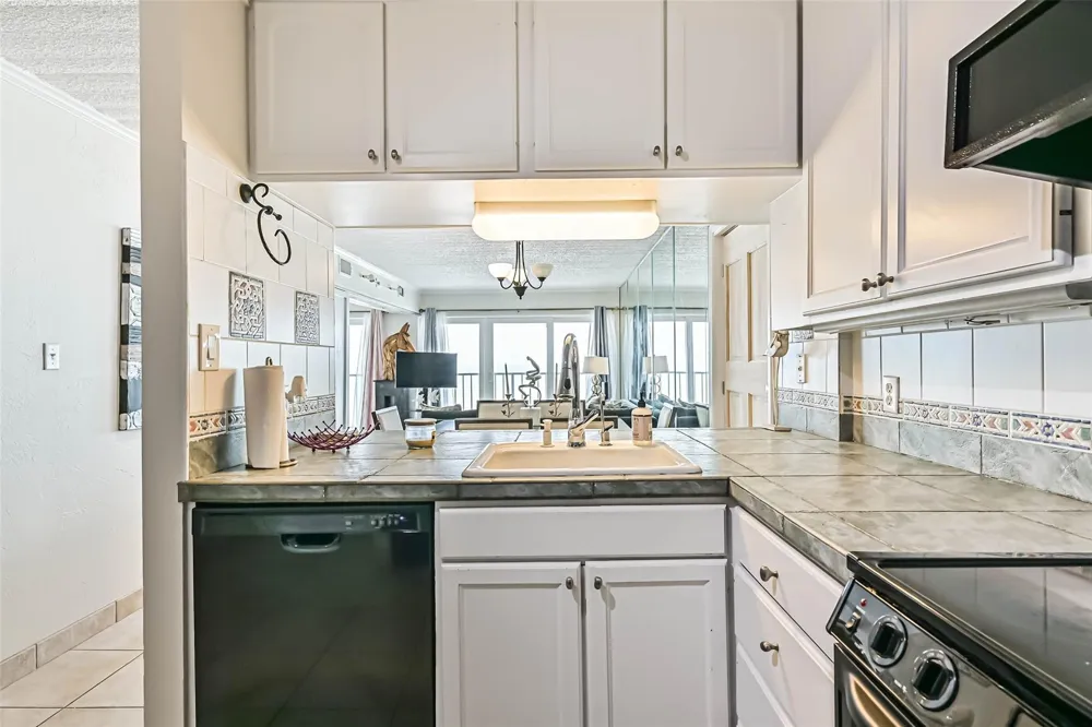 7310 Seawall Boulevard #807 Galveston, TX 77551