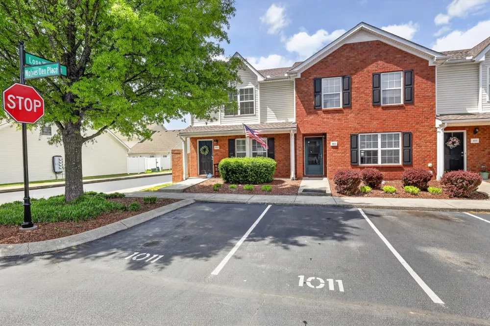 1011 Wolves Den Pl Murfreesboro, TN 37128