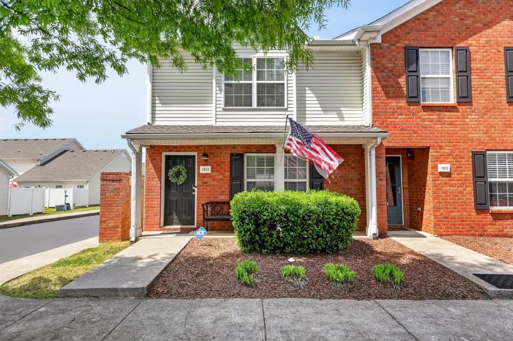 1011 Wolves Den Pl Murfreesboro, TN 37128