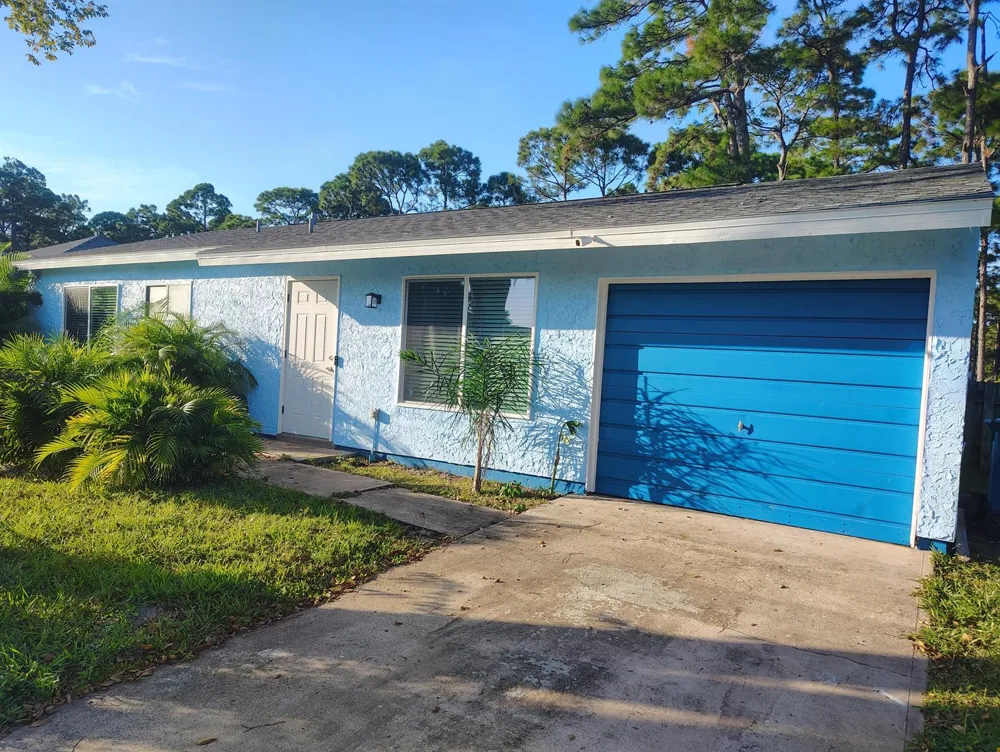 983 SE Emerald Rd Road SE Palm Bay, FL 32909