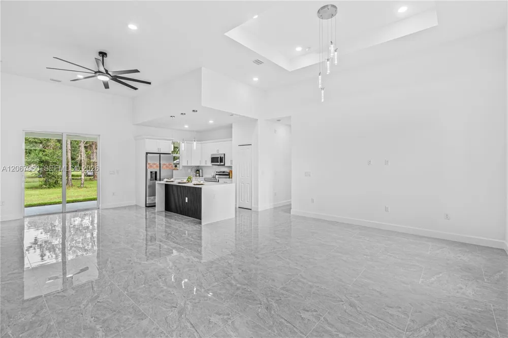 1113 Henry Ave Lehigh Acres, FL 3972
