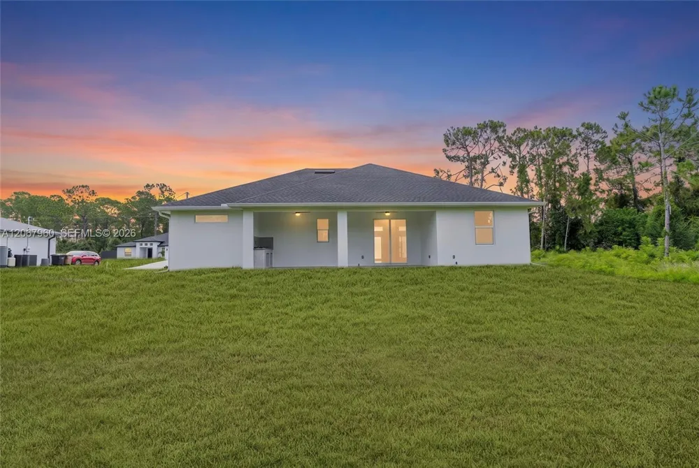 1113 Henry Ave Lehigh Acres, FL 3972