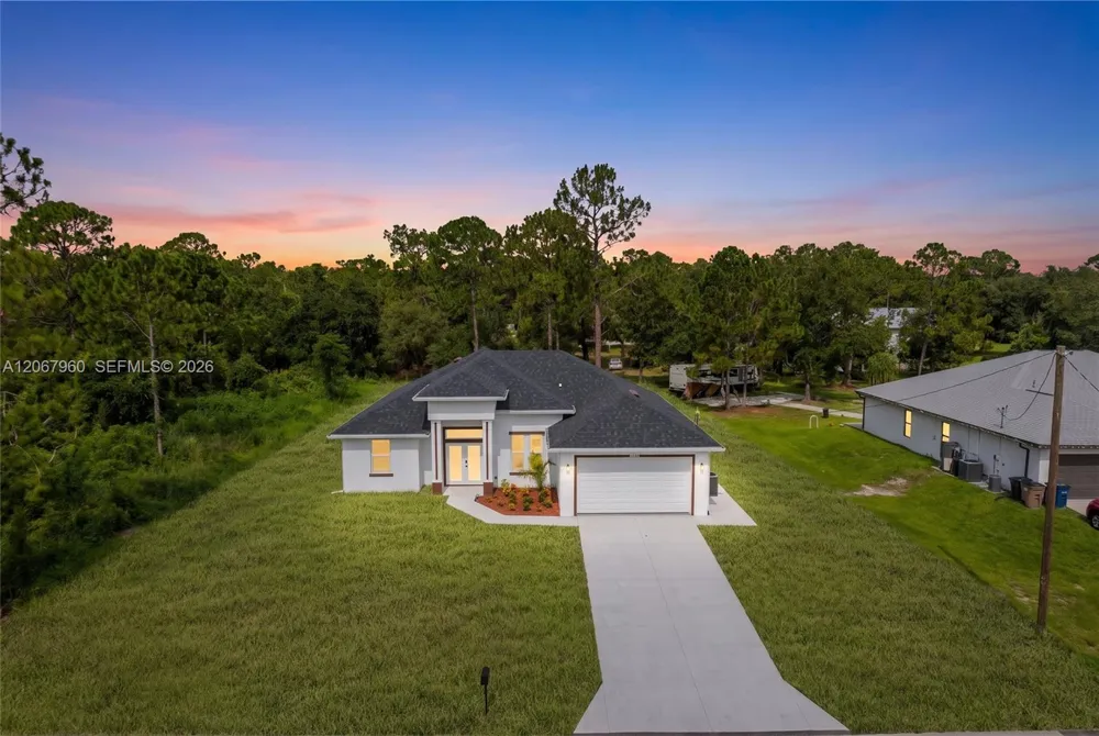 1113 Henry Ave Lehigh Acres, FL 3972
