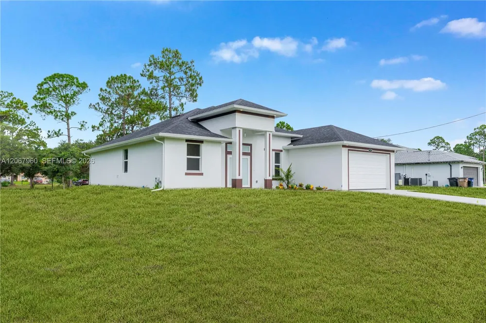 1113 Henry Ave Lehigh Acres, FL 3972