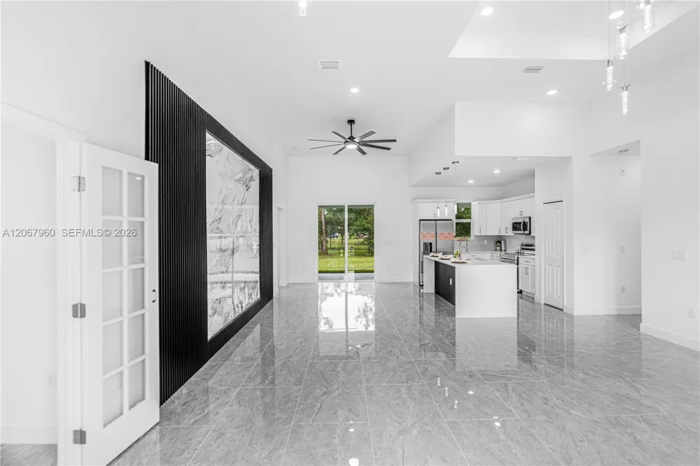1113 Henry Ave Lehigh Acres, FL 3972